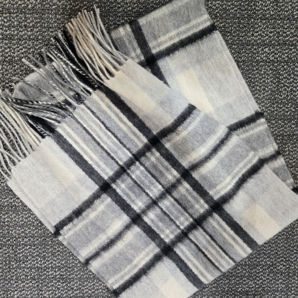 Nordstrom 100% Cashmere Scarf Gray Black Ivory Plaid Fringe 66x14 Unisex